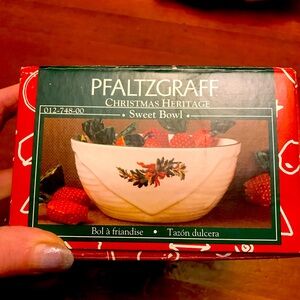 Pfaltzgraff Xmas heritage dish